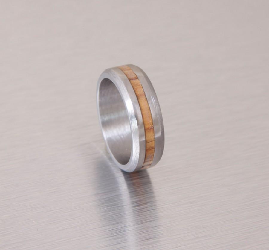 زفاف - Titanium and Wood ring // Olive Wood ring // Mens Wood Rings //wood Wedding Band //Men's wedding Band