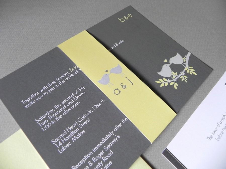Свадьба - Modern Love Birds on Branch Wedding Invitation Suite for Rustic and Outdoor Weddings - Invitation Card, RSVP Card, Belly Band, and Envelopes