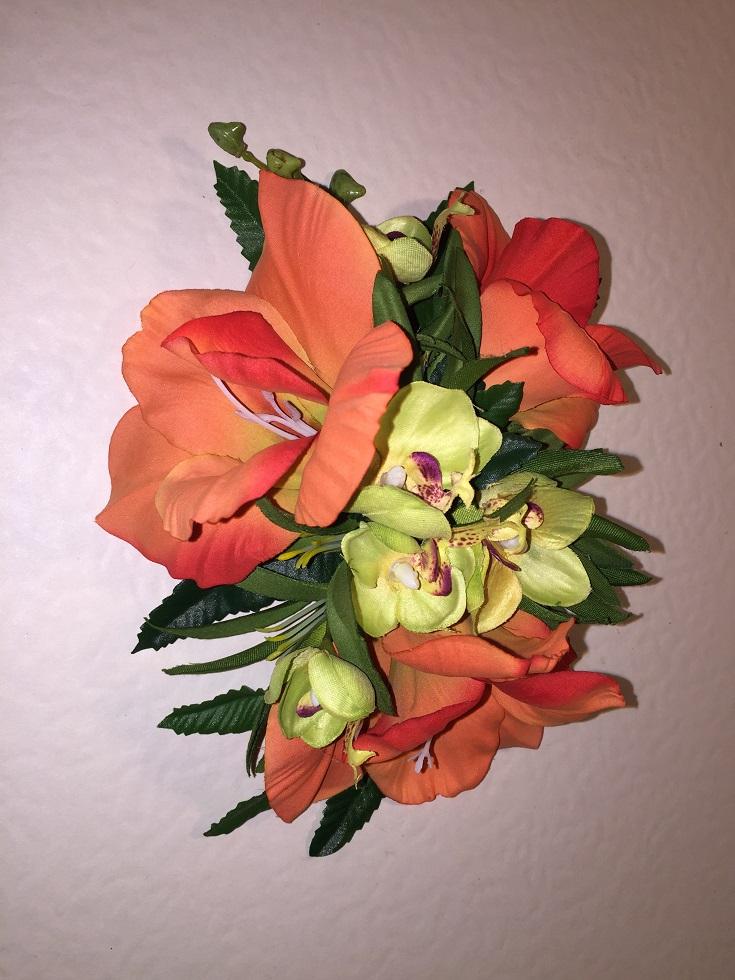 Hochzeit - WAIKIKI BLOOMS-Hawaiian flowers hair clip.