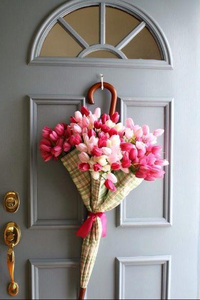 Hochzeit - 12 Beautiful Decorations To Hang On Your Door That Aren't Wreaths