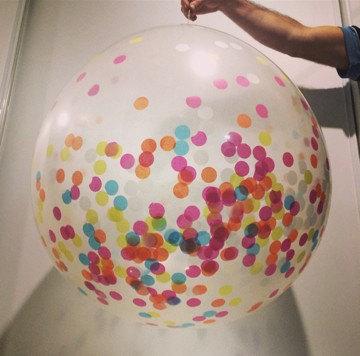 Mariage - Giant 90cm confetti balloon