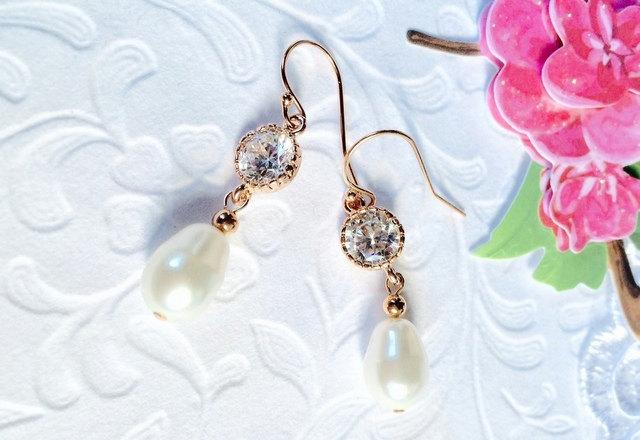 Hochzeit - Bridesmaids 14K Rose Gold Filled Bezel Pearl Earrings,Brilliant Cubic Zirconia,AAA Swarovski Pear Pearl Colors of Your Choice,Bridal Jewelry