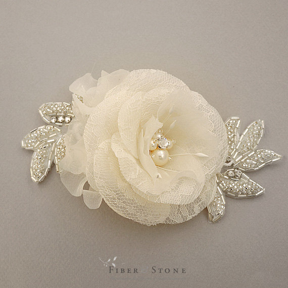 Hochzeit - Swarovski Pearl Wedding Head Piece, Bridal Head Piece, Wedding Headpiece, Bridal Headpiece, Swarovski Crystal Rhinestone, Pure Silk Flower