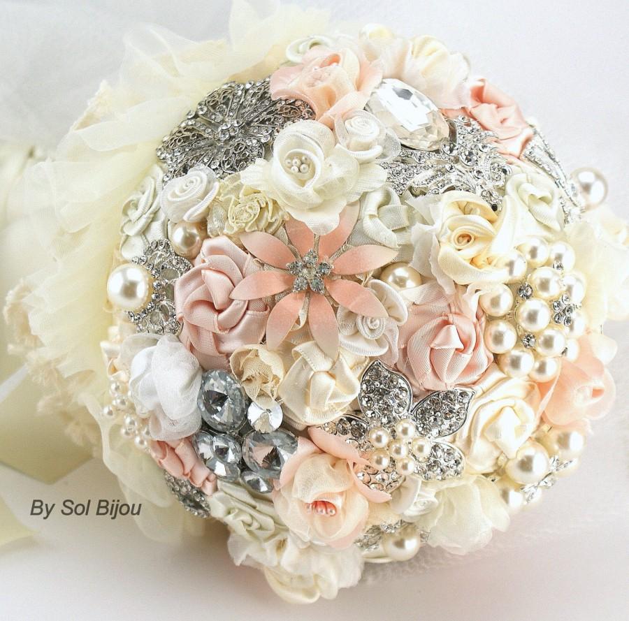 Hochzeit - Brooch Bouquet, Blush, Ivory, Cream, Pink, Pearl Bouquet,Elegant Wedding,Vintage Style,Bridal,Fabric, Pearls, Lace, Crystals, Gatsby Wedding