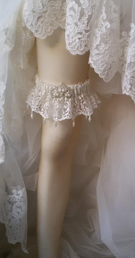 Hochzeit - Wedding garter,Wedding leg garter ,Garter, Bridal Garter,İvory Lace Garter, Bridal Accessory,Wedding lingerie & garter