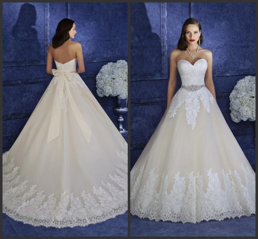 Mariage - Princess Sweetheart A Line Wedding Dresses Ball Applique Gowns Oliana 2016 Sleeveless Beaded Waistbelt Lace Bridal Dresses Chapel Train Online with $110.57/Piece on Hjklp88's Store 