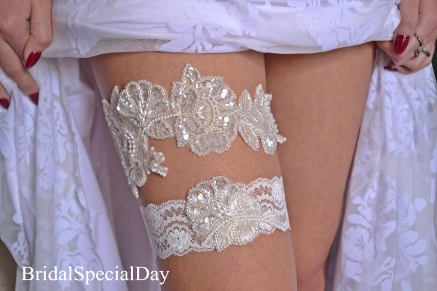 Hochzeit - Wedding Gift, Pearls Bridal Garter, Bridal Accessories, Wedding Clothing, Ivory Lace Garter, Lace Garter Belt, Vintage Garter Set, Garters