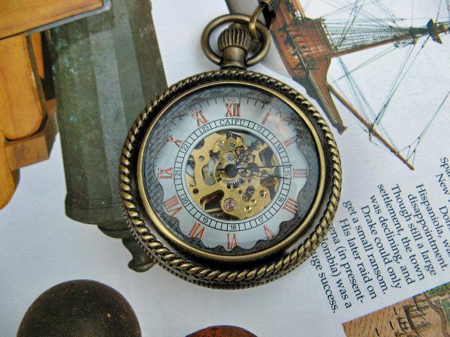 زفاف - 19th Century Pocket Watch, Brass Mechanical Magnifying, Pocket Watch Chain - Steampunk, Groomsmen - Item MPW251