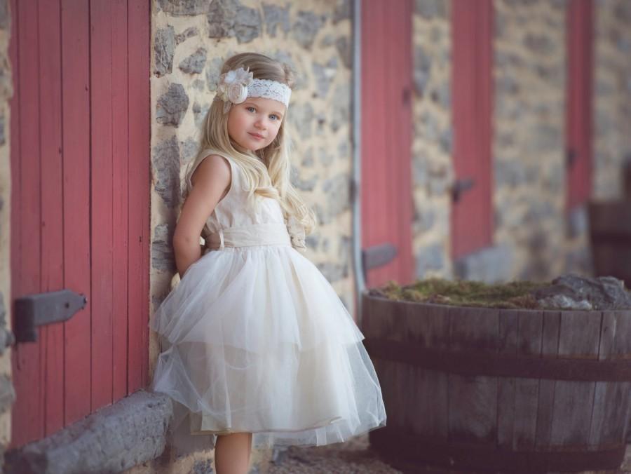 Hochzeit - rustic flower girl dress, tulle flower girl dress, big bow flower girl dress, linen flower girl dress, country flower girl dress, lace