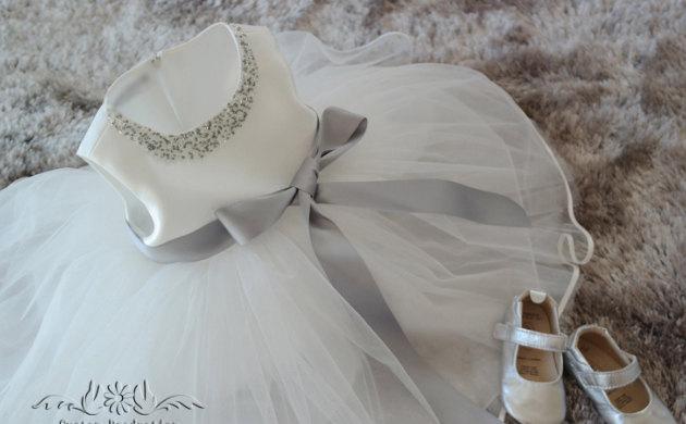Mariage - Ivory Flower Girl Dress,Party Dress,cheap flower girl dress,rustic flower girl dress ,flower girl dress,beading flower girl dress,new dress