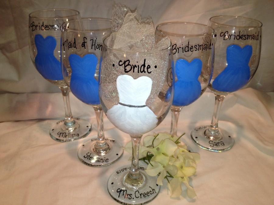 Hochzeit - Wedding Glasses, Hand painted Bridal Party Glasses, Bridesmaid Glass, Maid of Honor, Party Favor, Wedding Party Gifts