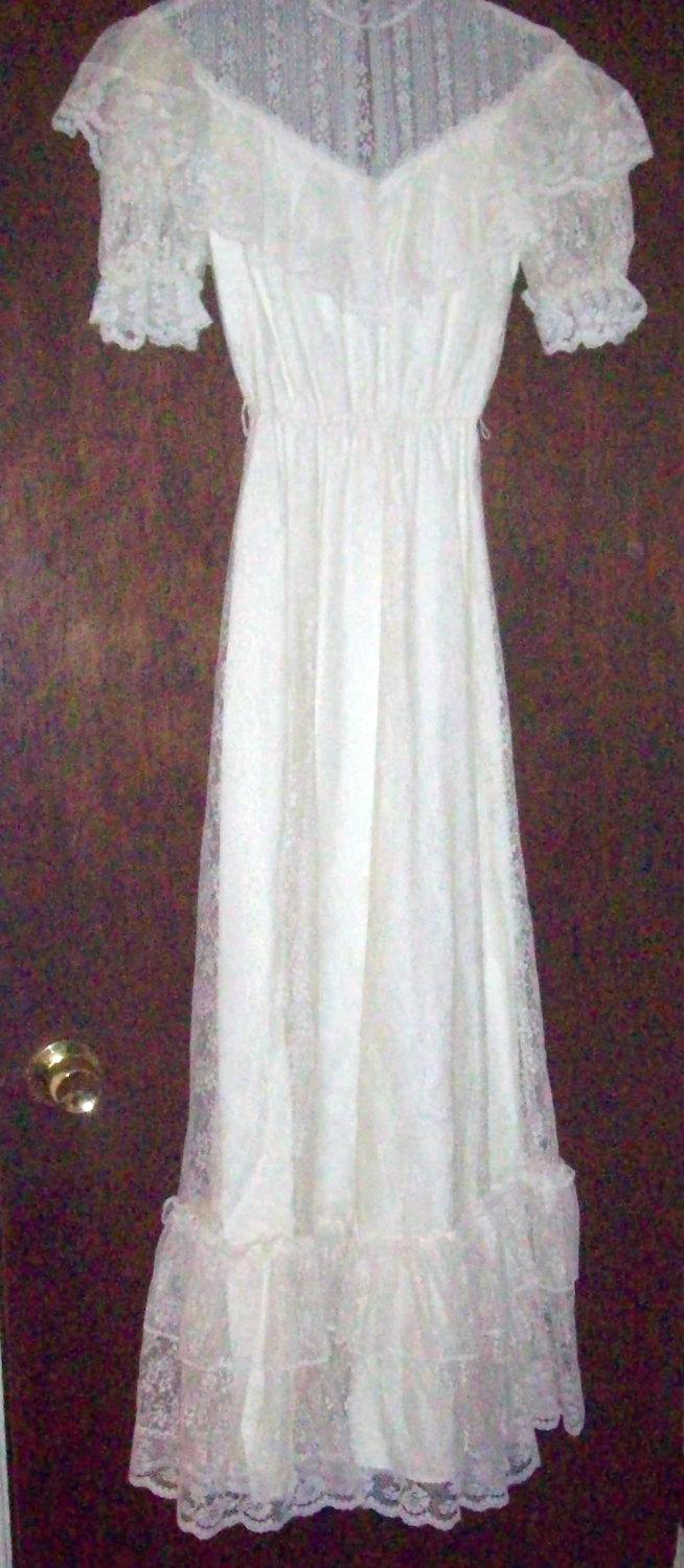 Wedding - Vintage 80s Off White FLooR LeNGTH LACE Prom/Maid-of-Honor/Party GOWN/Dress Demur Ruffled Bodice Short Sleeves 2-Tier Ruffled Hemline Size 3