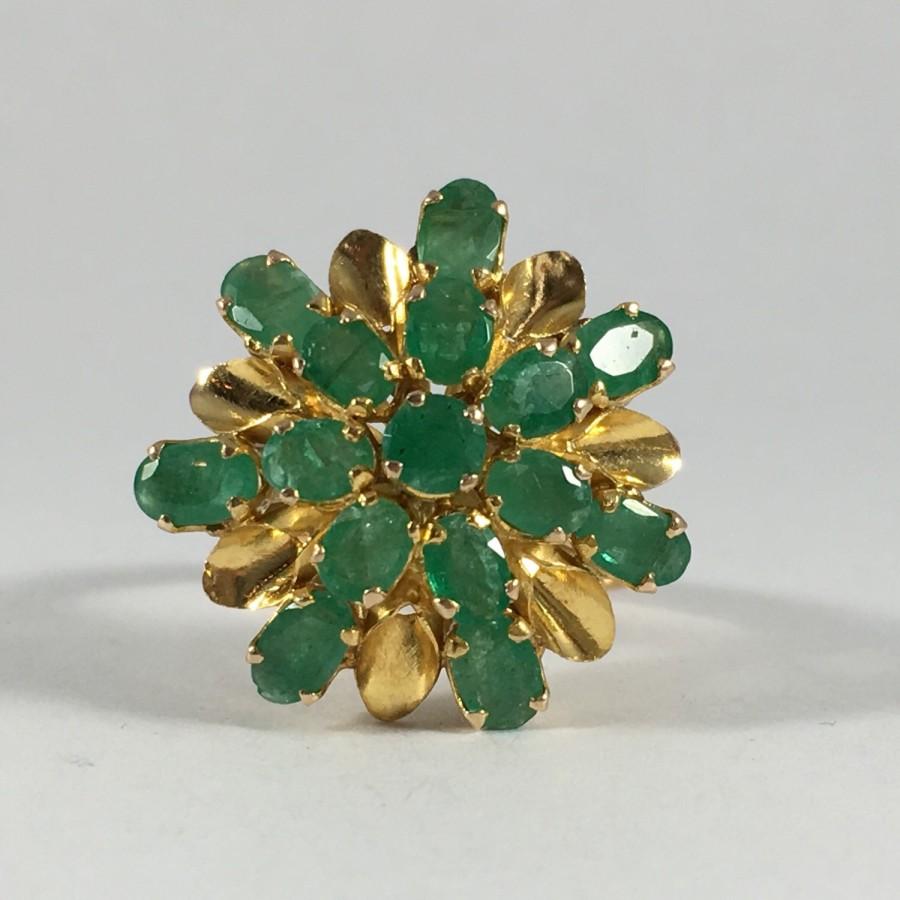 Mariage - Vintage Emerald Cluster Ring. 14K Yellow Gold Setting. Unique Engagement Ring. Cocktail Ring. May Birthstone. 20th Anniversary Gift.