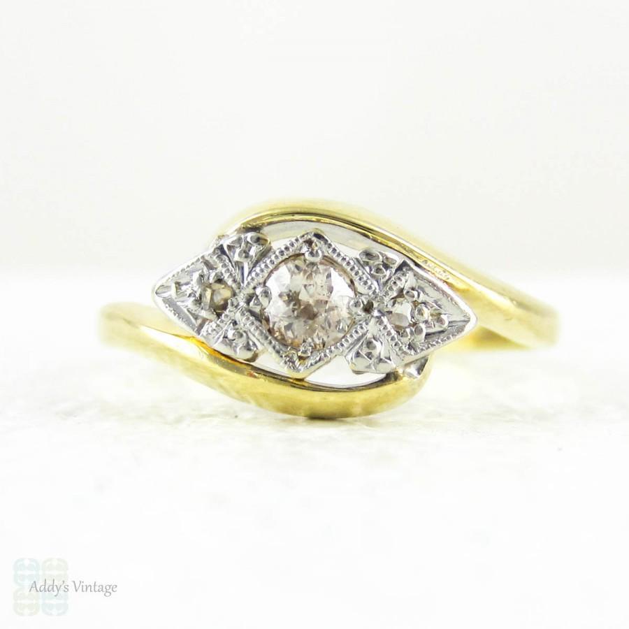 زفاف - Antique Diamond Three Stone Engagement Ring, Trilogy Style Bypass Design Ring in 18 Carat & Platinum, Circa 1910s.