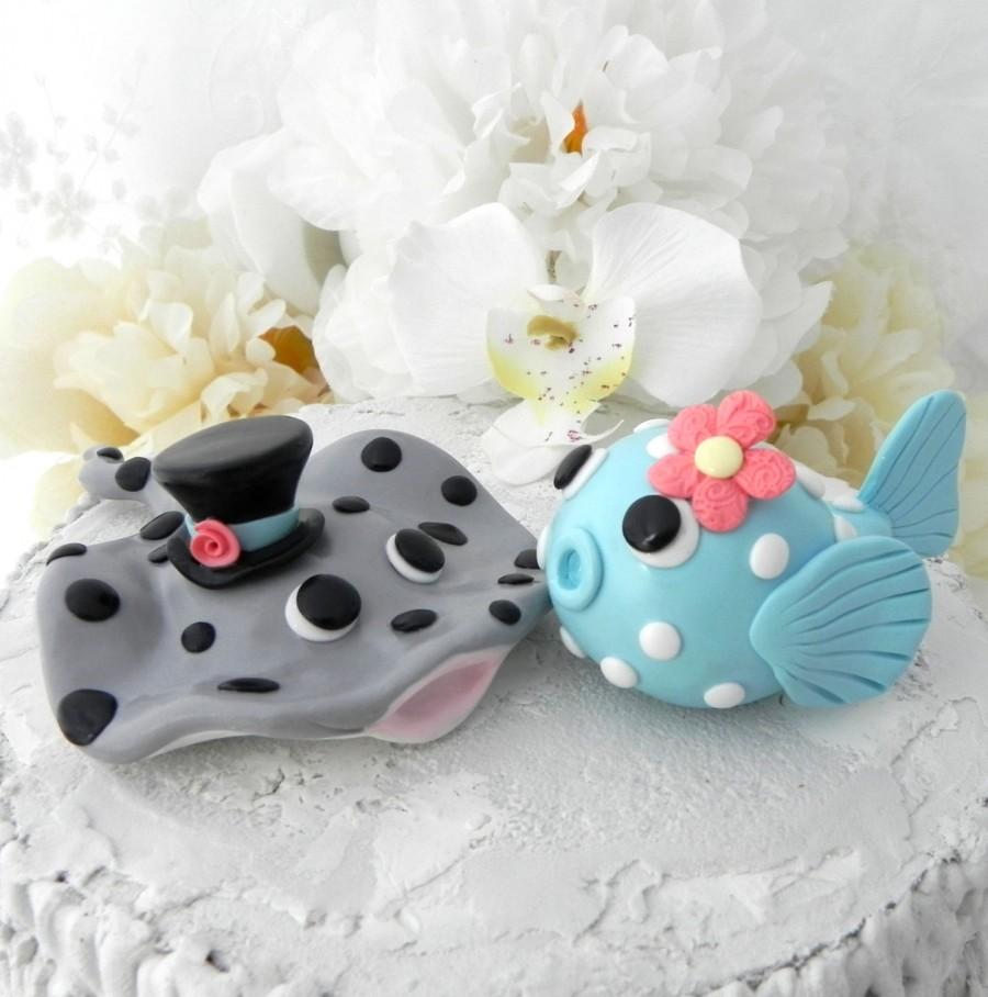 زفاف - Beach Wedding Cake Topper, Stingray and Puffer Fish, Funny, Bride and Groom, Beach Theme, Custom Colors and Details