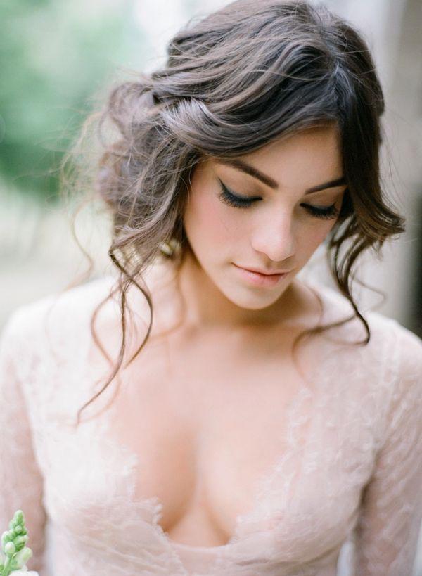 Свадьба - Lovely Wedding Hairstyles With Pretty Hairpieces