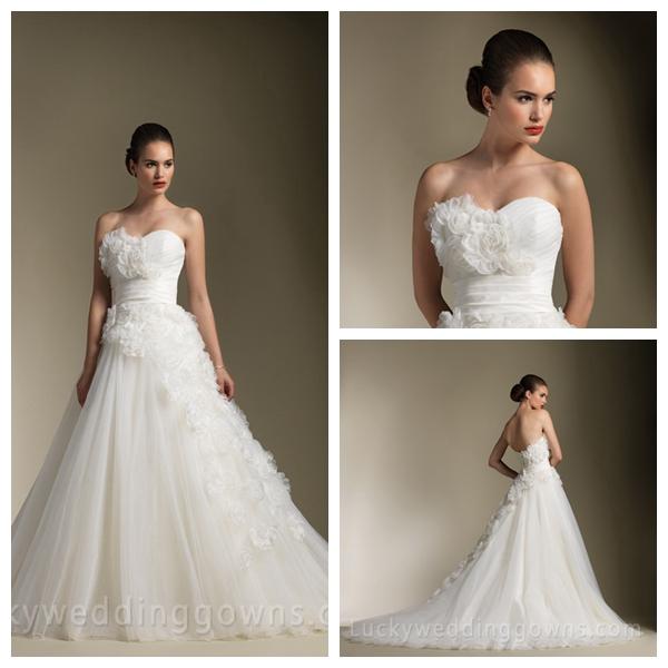 Hochzeit - Floral Strapless Wedding Dress Sweetheart Accented with Organza Roses