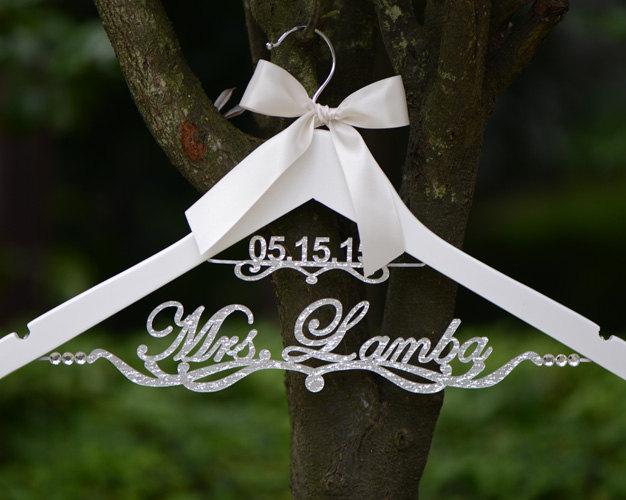 Hochzeit - Personalized Wedding Hanger with date, Deluxe Custom Bridal Hanger, Bride Name Hanger, Bridesmaid Hanger, wedding gift EL020
