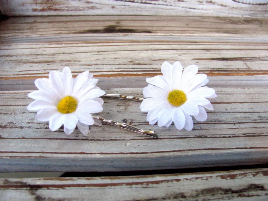 Свадьба - White daisy bobby pins, small daisy hair clips, white hair flowers, daisy wedding, flower girl, rustic country wedding, barn wedding