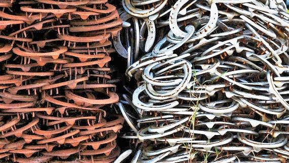 Mariage - Vintage Used Horseshoes- lot of 10 - The Heritage Forge