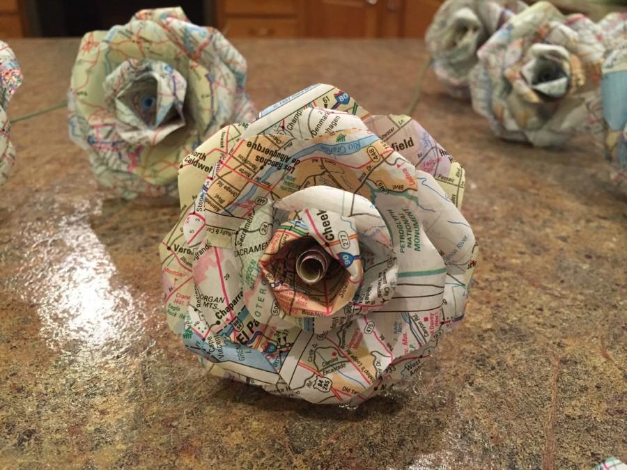 Mariage - Map Paper Roses {Set of 12}, Map Paper, Roses, Paper Roses, Paper Flowers, Wedding, Travel, Travel Decor, Vintage, Rustic, wedding decor