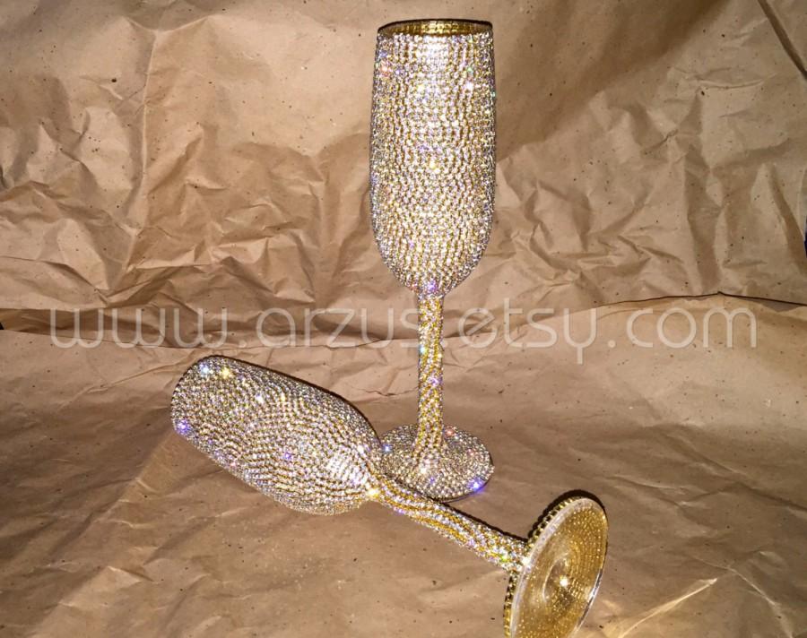 Свадьба - Custom Wedding Champagne Glasses Toasting Glasses Toasting Flutes For Bride Groom Champagne Flutes Wedding Gift Decorations Bride and Groom