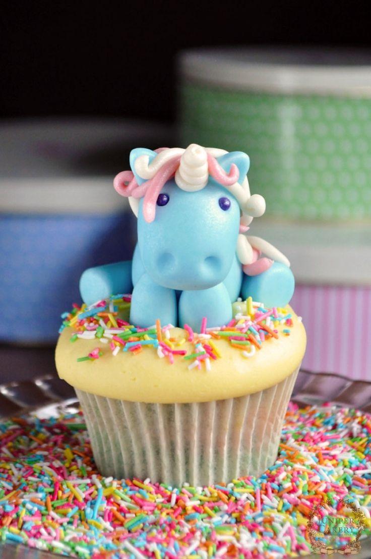 Mariage - Fairy Tale Recipe & Tutorial: Rainbow Unicorn Cupcakes! -