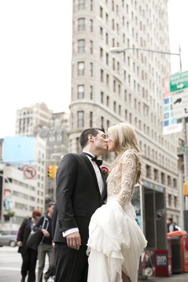 Wedding - 28 Stunning Photos That Will Make You Want A Winter Wedding