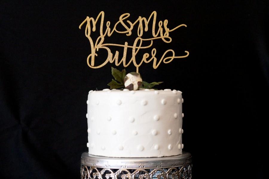 Hochzeit - Custom Modern Calligraphy Mr and Mrs Wedding Cake Topper