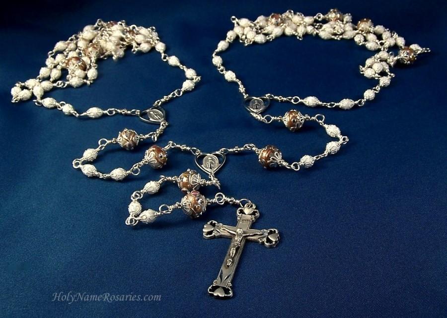 Mariage - Lazo Wedding Rosary Lasso Laso Custom Made to Order White Pewter Wedding Cake Beads Unbreakable Wire Wrapped