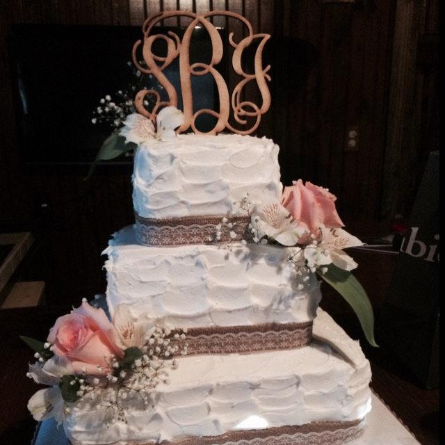 Свадьба - Wedding Cake Topper, Rustic Wedding Decor, Couple Monogram, Rustic Cake Topper, Country Wedding, Wooden Monogram Cake Toppers