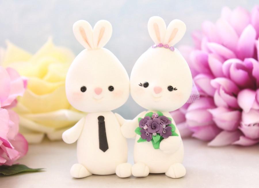 Mariage - Custom Bunny wedding cake toppers - holding hands/paws