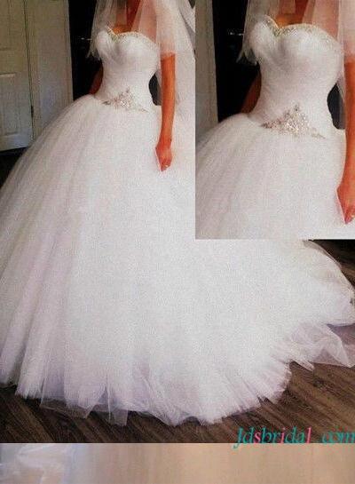Hochzeit - Fairy princess tulle wedding ball gown with sweetheart neck