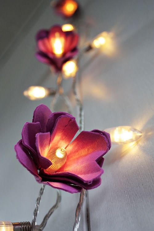 Свадьба - How To DIY Beautiful Flower Lights From Egg Cartons