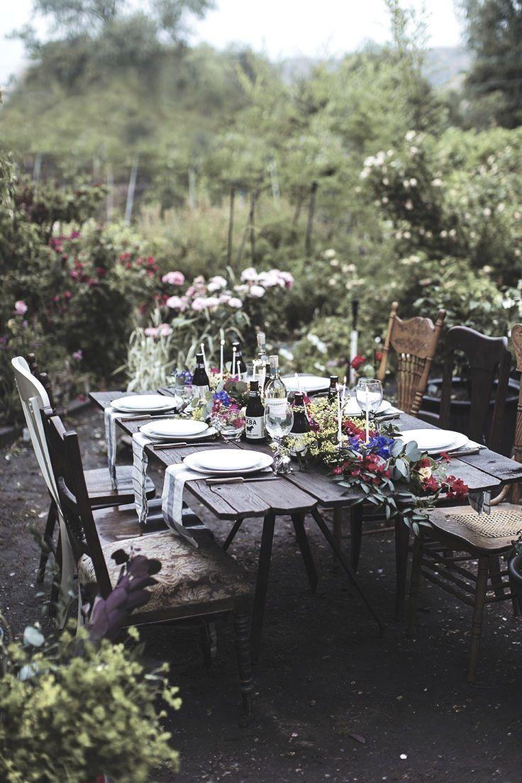 Hochzeit - Move Your Table To The Garden To Eat Amongst The Greenery!