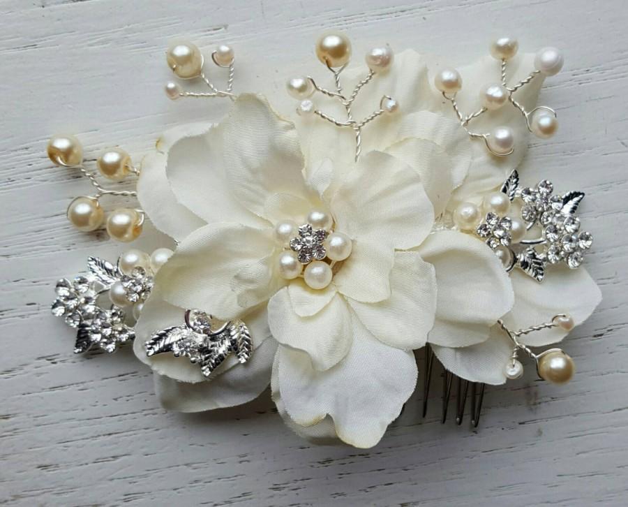 Mariage - Bridal Hair Comb, Wedding Comb, Decorative Comb, Floral Wedding Comb, ivory BridComb, Silver Wired, Ivory, Freshwater Pearls, KathyJohnson