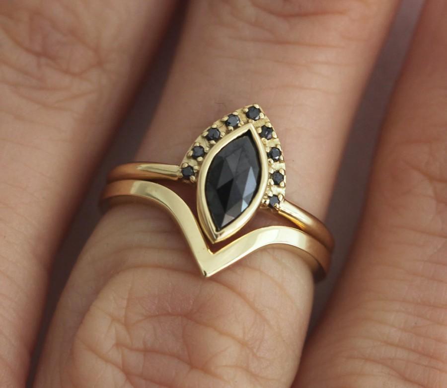 Mariage - Wedding Ring Set, Diamond Engagement Ring Set, Set For Alternative Bride, 18k Yellow Gold Set