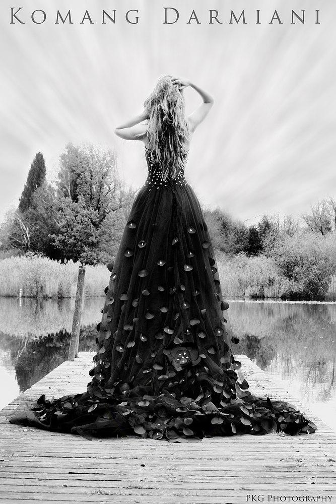 زفاف - Custom Made - Black Crystal Couture Straples Wedding Dress