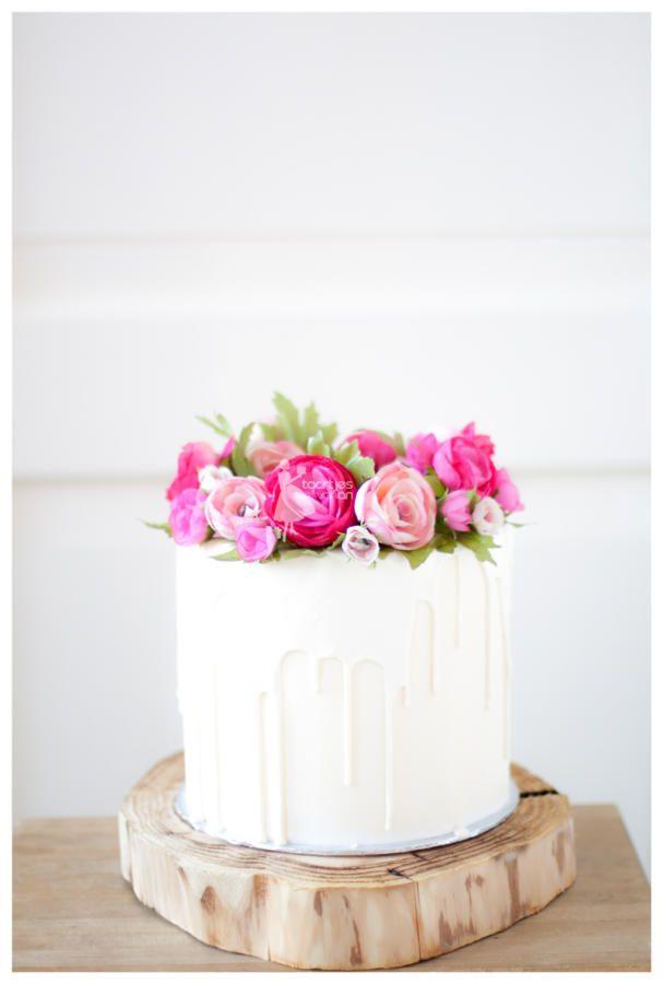 Hochzeit - White Chocolate Dripping Cake With Handmade Flowers
