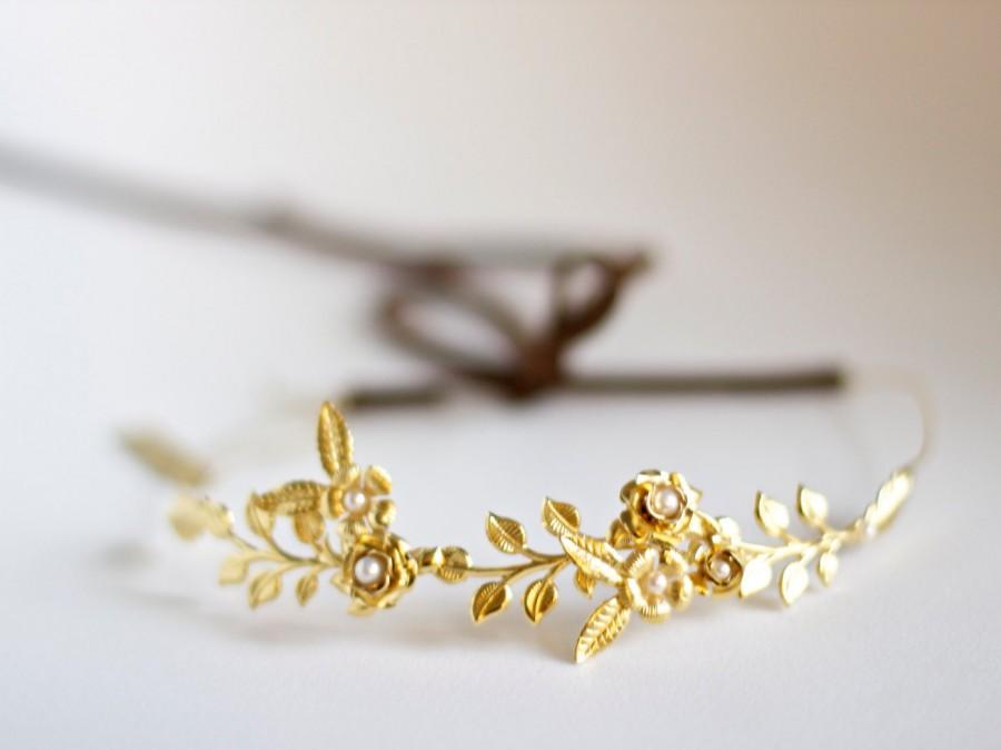 Mariage - Mini Floral Crown, Delicate Gold Flower Tiara, Bridal Hair Accessories, Wedding Crown, Goddess Hair Piece, Dainty Floral Wreath, Flower Girl