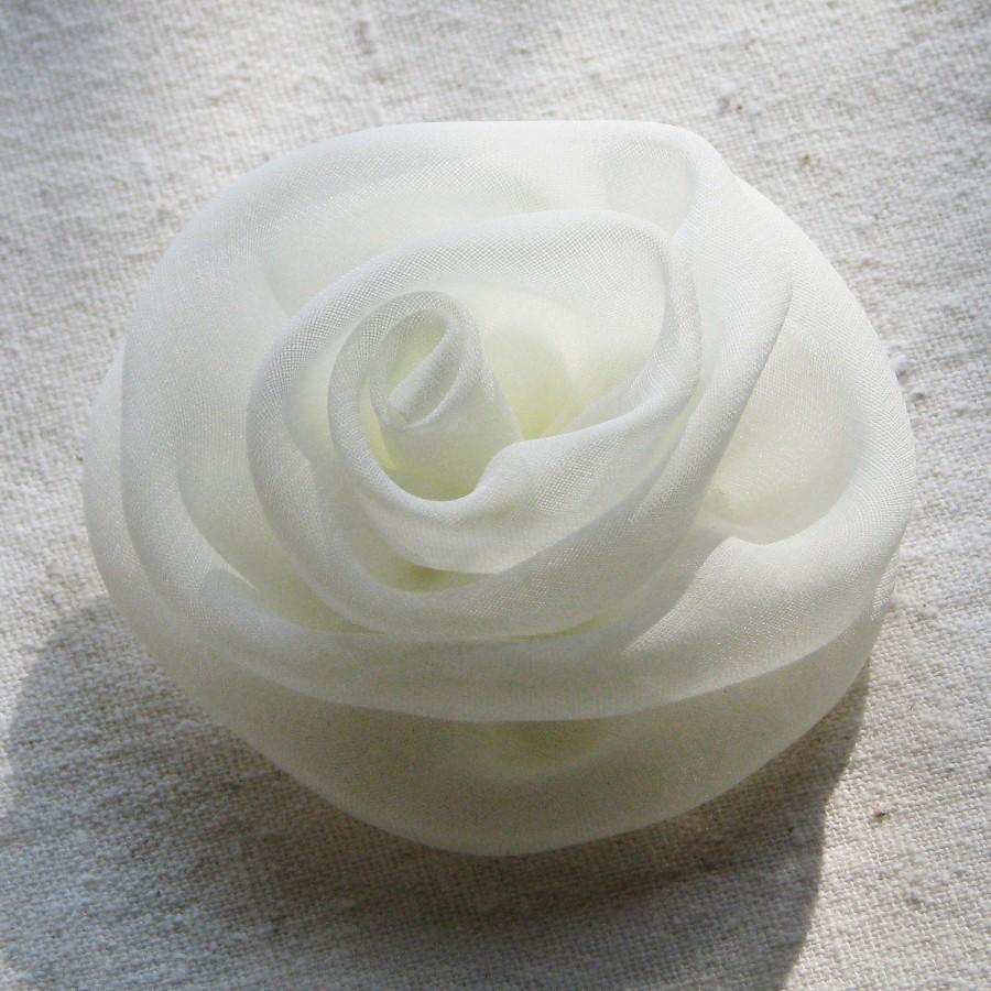 Свадьба - Rose hair clip, ivory chiffon, medium
