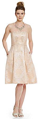 Hochzeit - Adrianna Papell Printed Jacquard Strapless Midi Dress