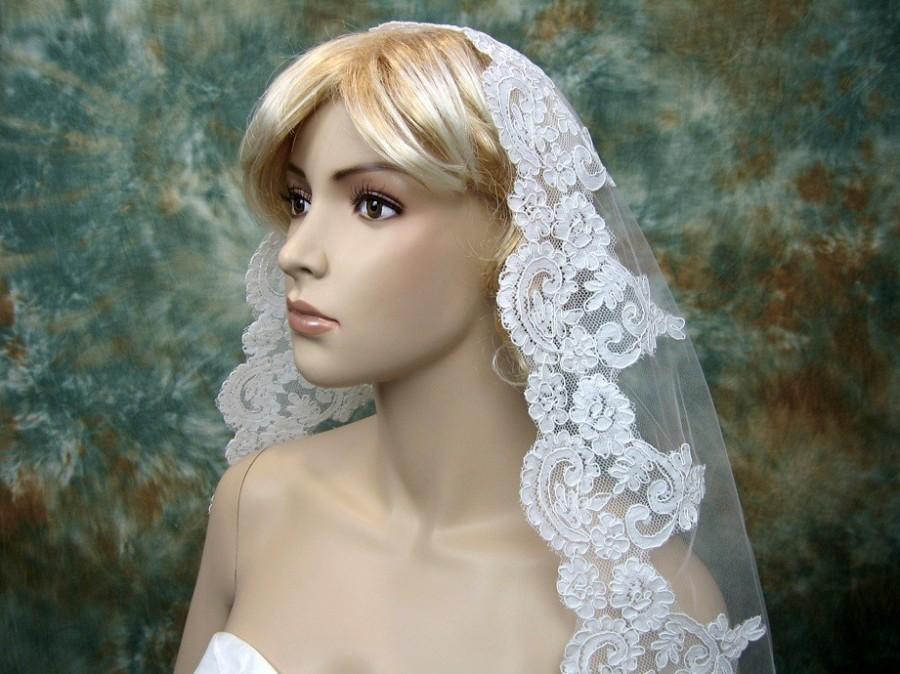 Wedding - Mantilla bridal wedding veil ivory 50x50 fingertip alencon lace