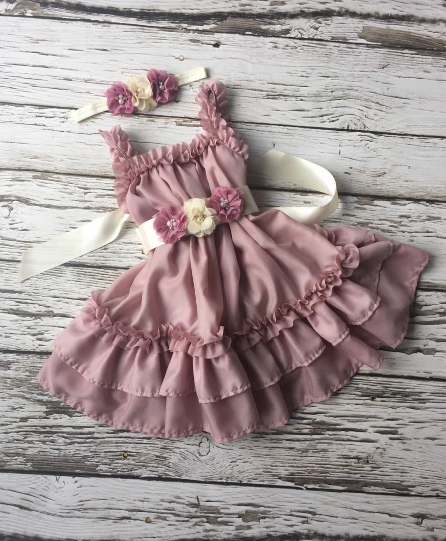 Mariage - Dusty pink flower girl dress.  Flower girl dress. Birthday outfit. Toddler Vintage dress. Girls pink dress. 2nd birthday outfit