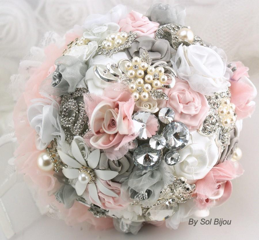 Hochzeit - Brooch Bouquet, White, Silver, Blush, Pink, Bridal Bouquet, Jeweled, Vinage Style, Elegant Wedding, Jeweled, Lace, Pearls, Crystals, Gatsby