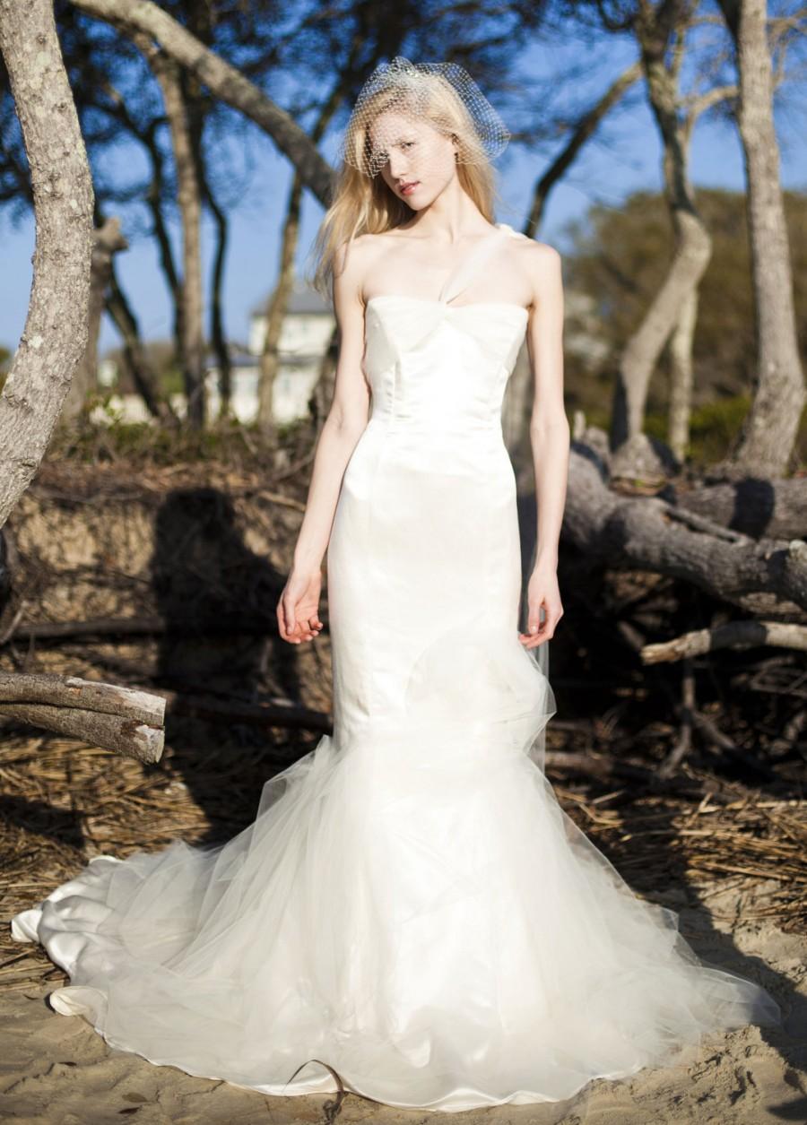 Свадьба - Organic Wedding Dress Wedding Alternative Deb Couture Eco Hemp Silk Lace Tulle Mermaid Trumpet Formal Bridal Gown (simple, beach)