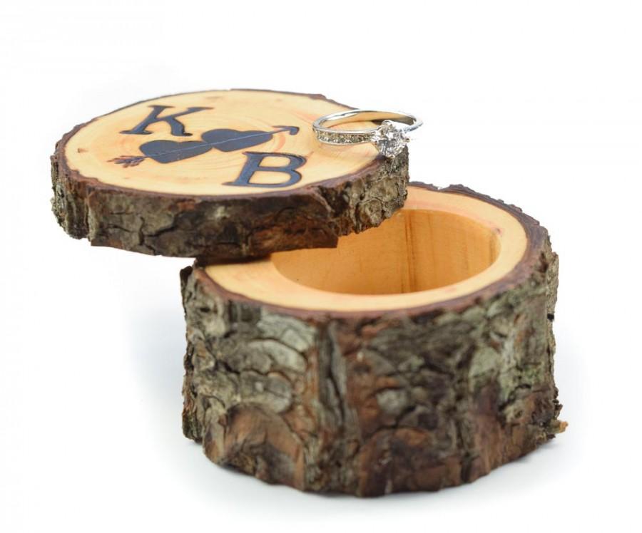 Hochzeit - Wedding Ring Box, Log ring box, wedding/valentines box, wooden ring box, custom ring box, Woodland wedding