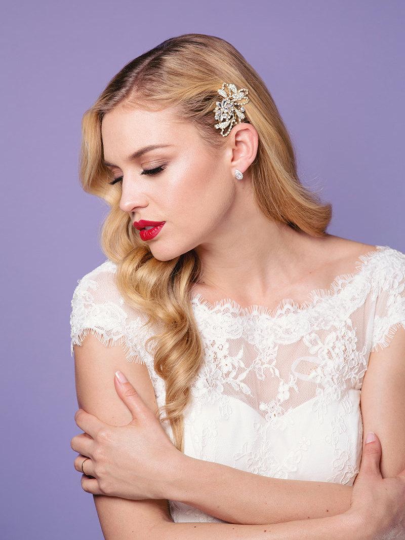 زفاف - SALE, Wedding Hair Comb with Rhinestones, Wedding Headpiece, Gold Comb, Bridal Crystal Hair Comb, Bridal Hair Accessory, Bridesmaid Gift