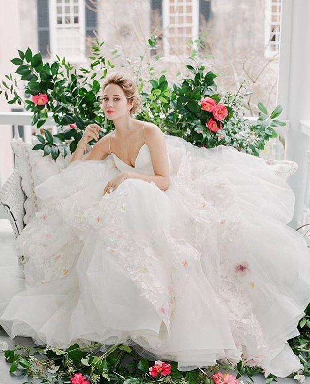 زفاف - Hayley Paige On Instagram: “Dearie Blossom   By       @corbingurkin @charlestonweddings”