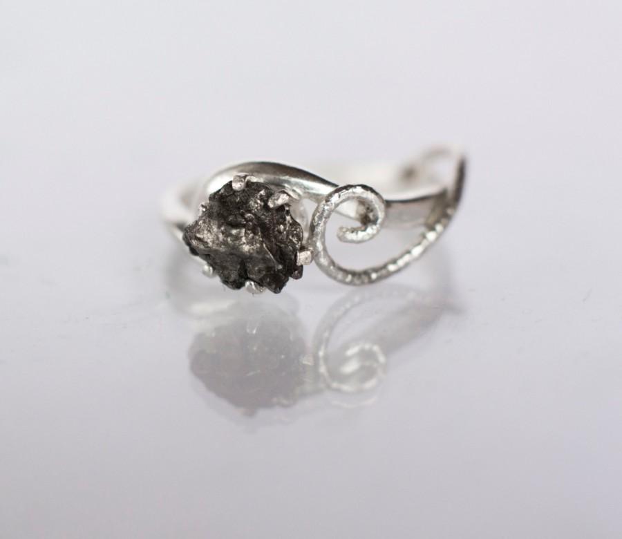 Mariage - Meteorite Ring with Sterling Silver and Campo del Cielo - Engagement Ring Textured Swirly Swirl